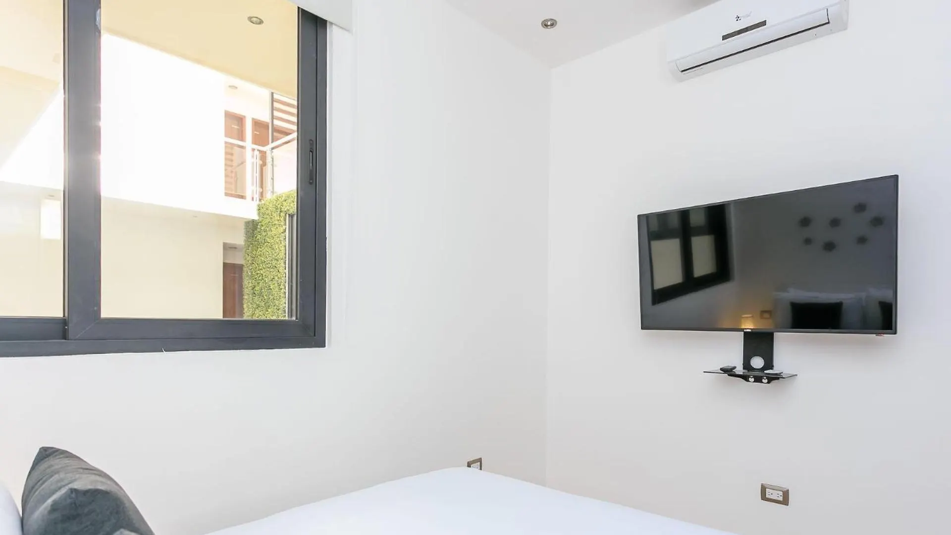 Apartment Menesse-2Bedrooms-Perfectspot Steps To The Ocean