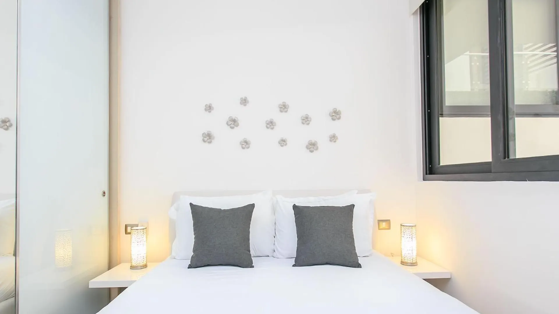 Menesse-2Bedrooms-Perfectspot Steps To The Ocean Apartment Playa del Carmen