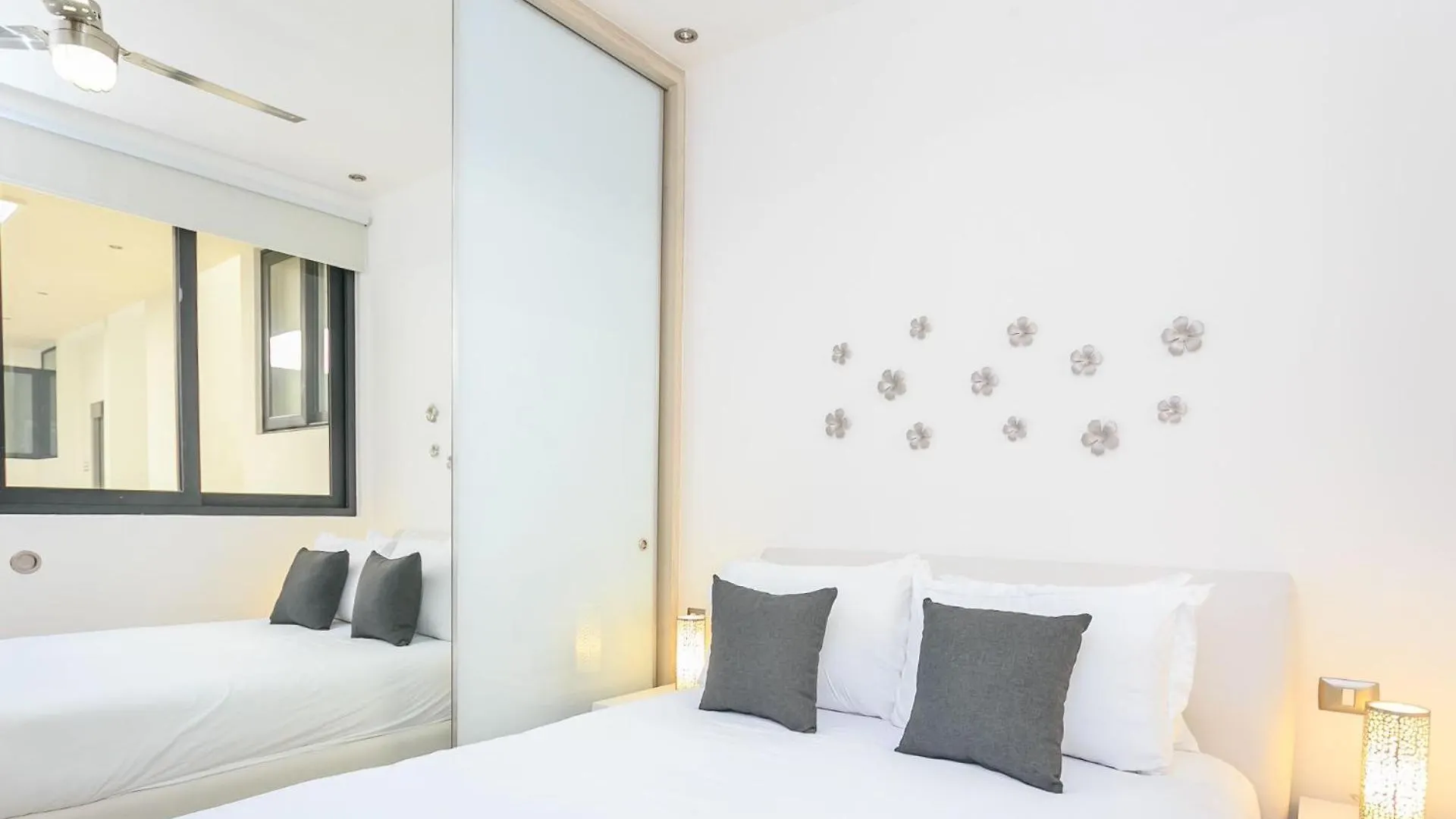Menesse-2Bedrooms-Perfectspot Steps To The Ocean 0*, Playa del Carmen Mexico