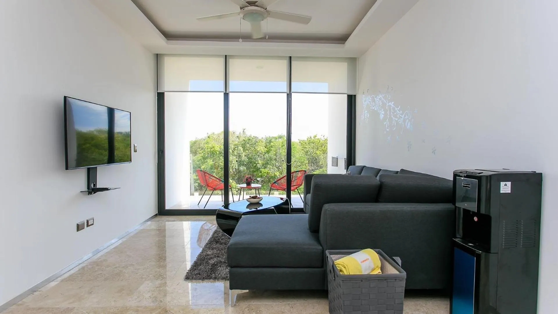 Apartment Menesse-2Bedrooms-Perfectspot Steps To The Ocean