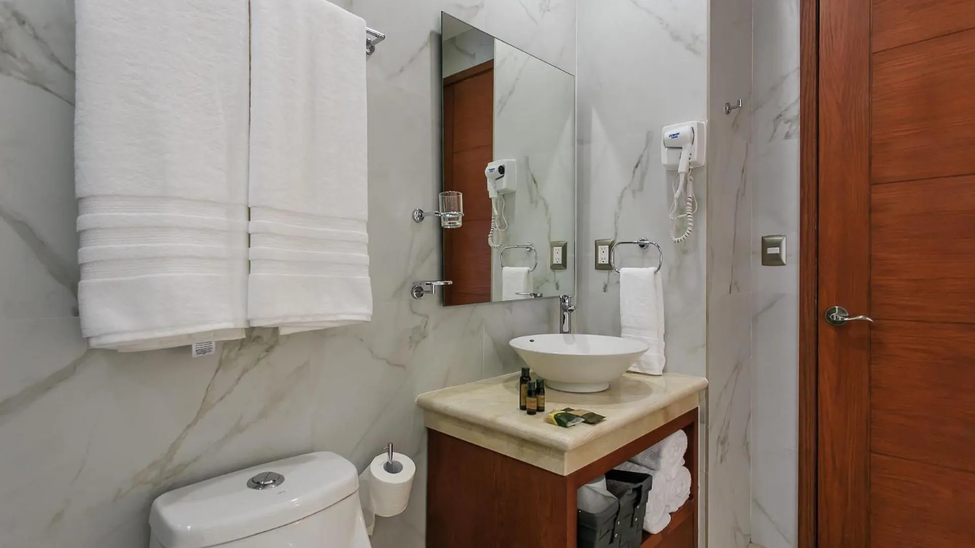 Apartment Menesse-2Bedrooms-Perfectspot Steps To The Ocean Mexico