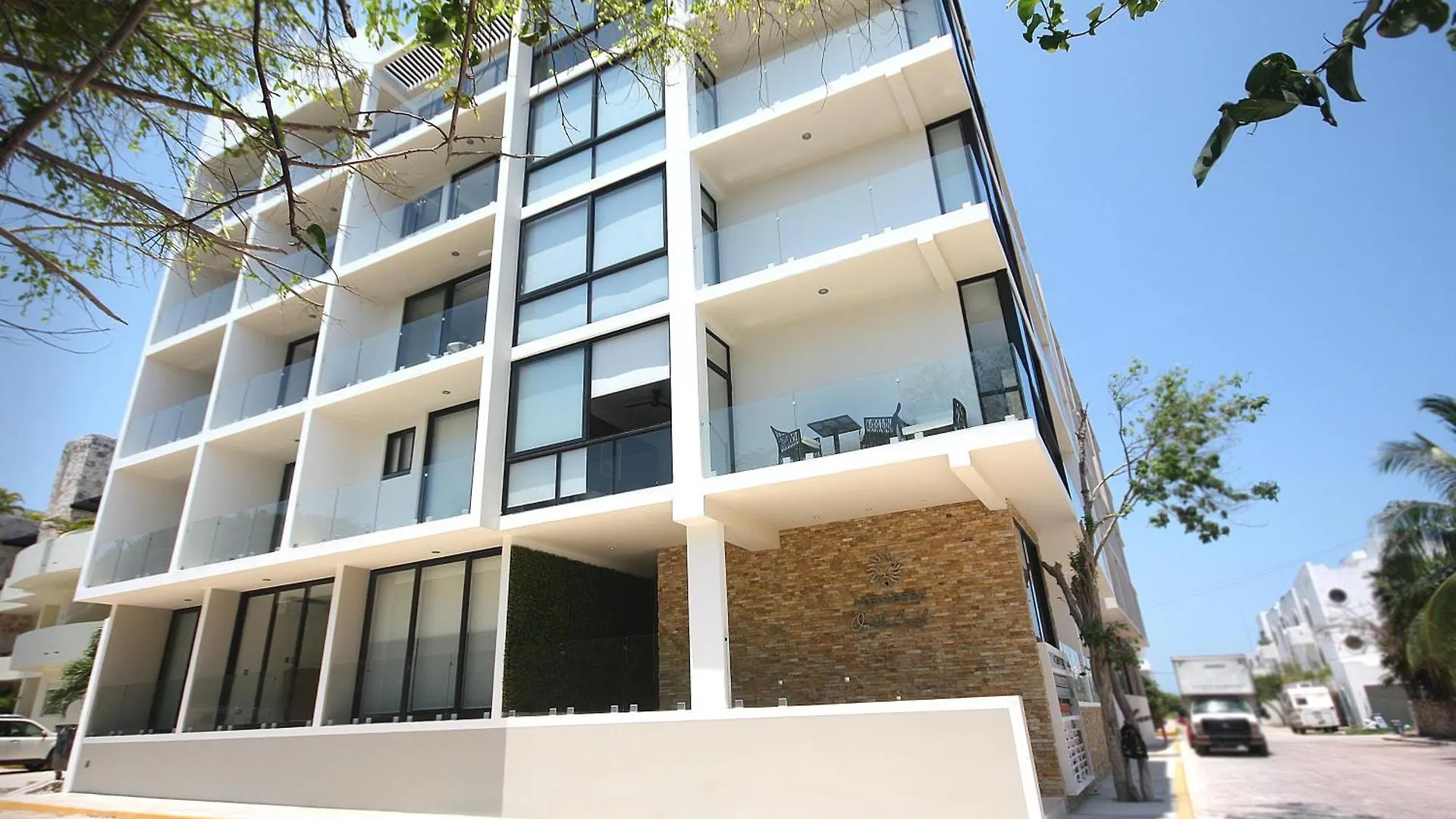 Menesse-2Bedrooms-Perfectspot Steps To The Ocean Mexico