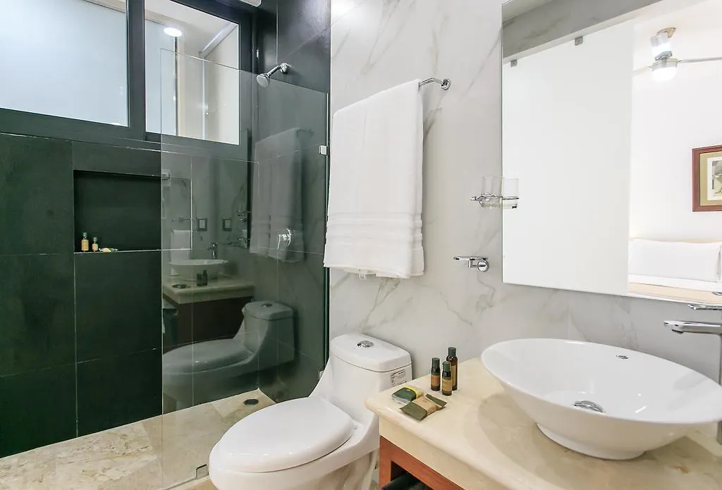 Menesse-2Bedrooms-Perfectspot Steps To The Ocean 0*, Playa del Carmen Mexico