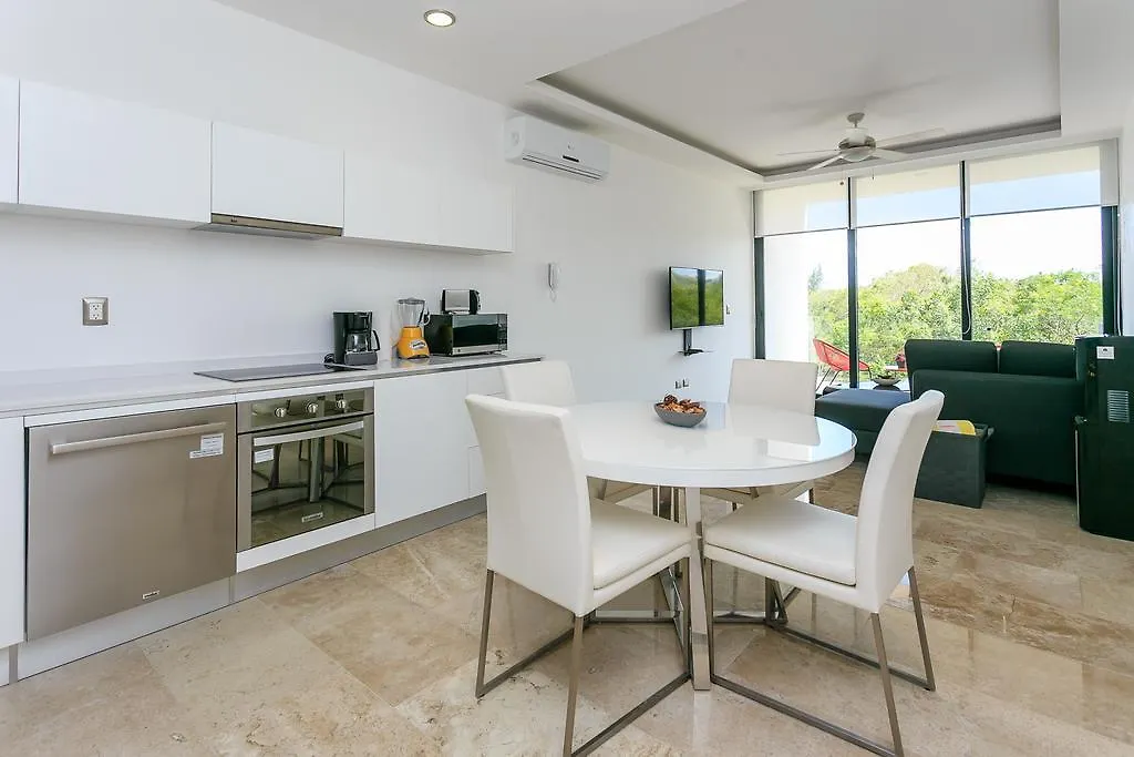 Menesse-2Bedrooms-Perfectspot Steps To The Ocean