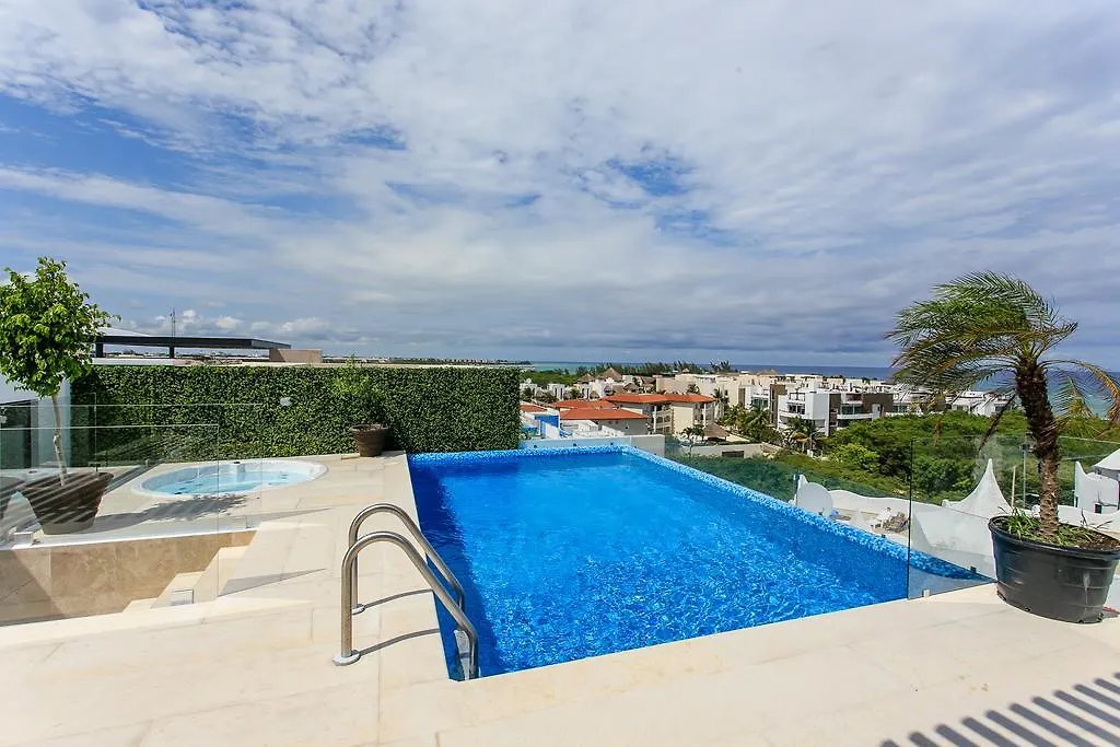 Menesse-2Bedrooms-Perfectspot Steps To The Ocean 0*, Playa del Carmen