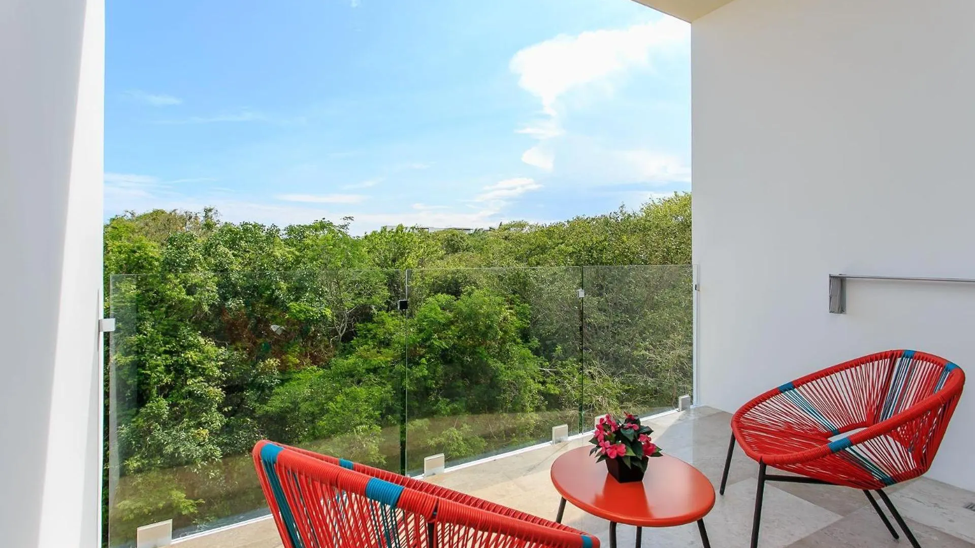Menesse-2Bedrooms-Perfectspot Steps To The Ocean Playa del Carmen Mexiko
