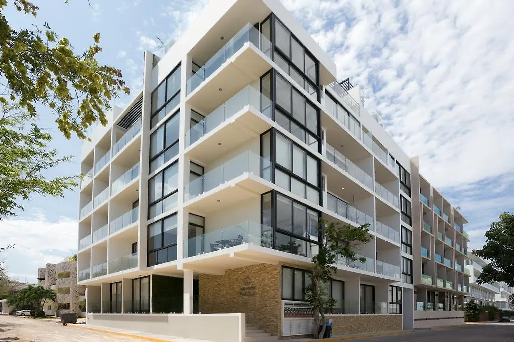 Menesse-2Bedrooms-Perfectspot Steps To The Ocean Playa del Carmen